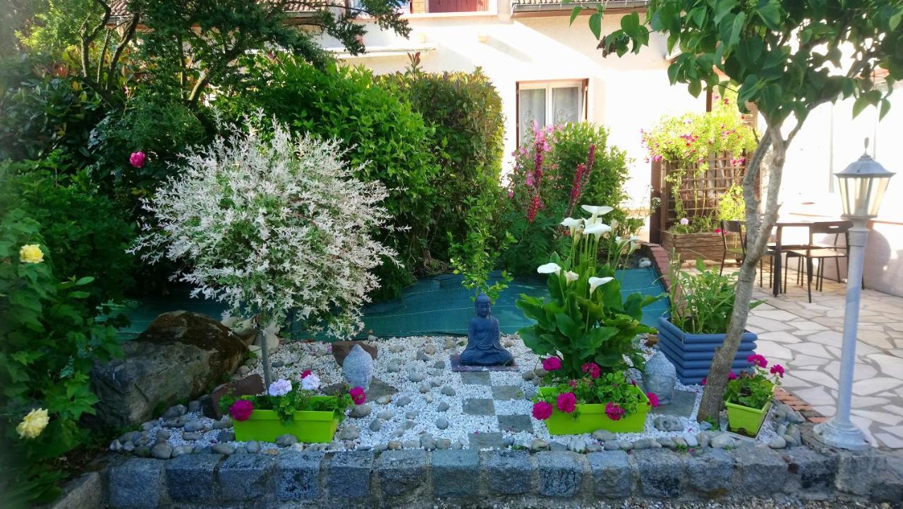 4 Rue Guy De Maupassant Leilighet Valmont  Eksteriør bilde